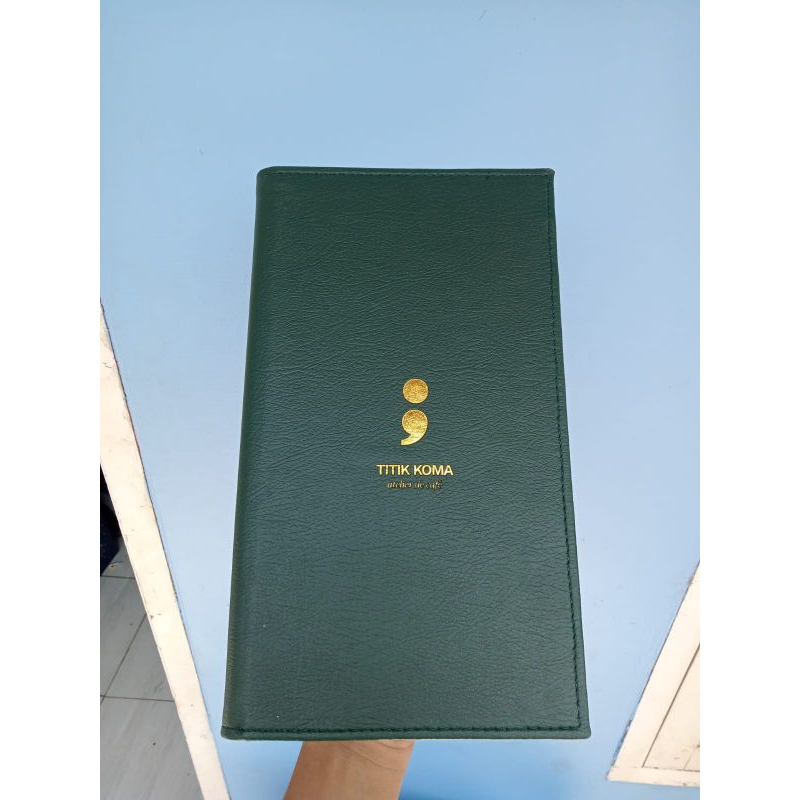 

COVER BUKU MENU - Size 16 x 31 - Custom Logo-Logo Press Embos-Isi Plastik 10 Lembar