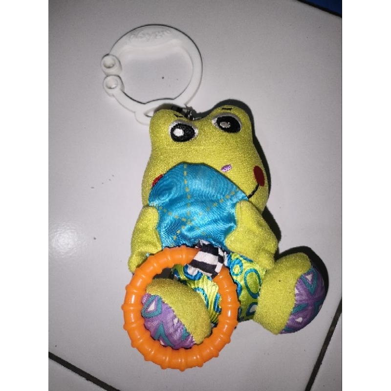 Mainan kodok getar brand playgro