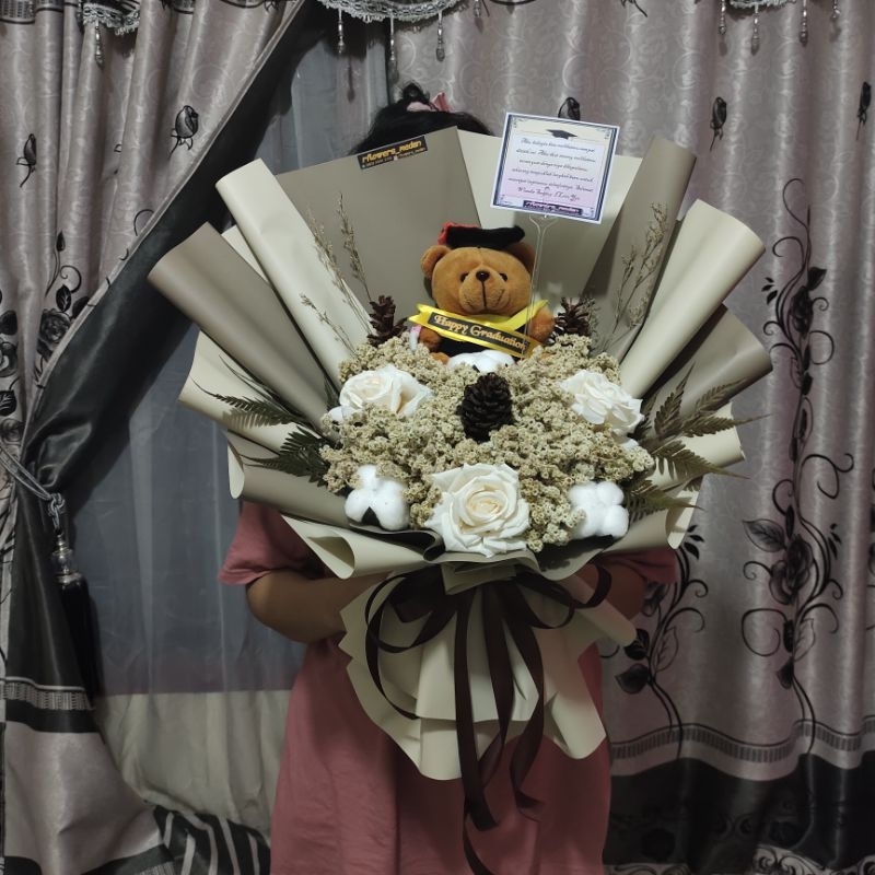 Buket bunga edelweis/ Bunga  kering / Buket boneka wisuda