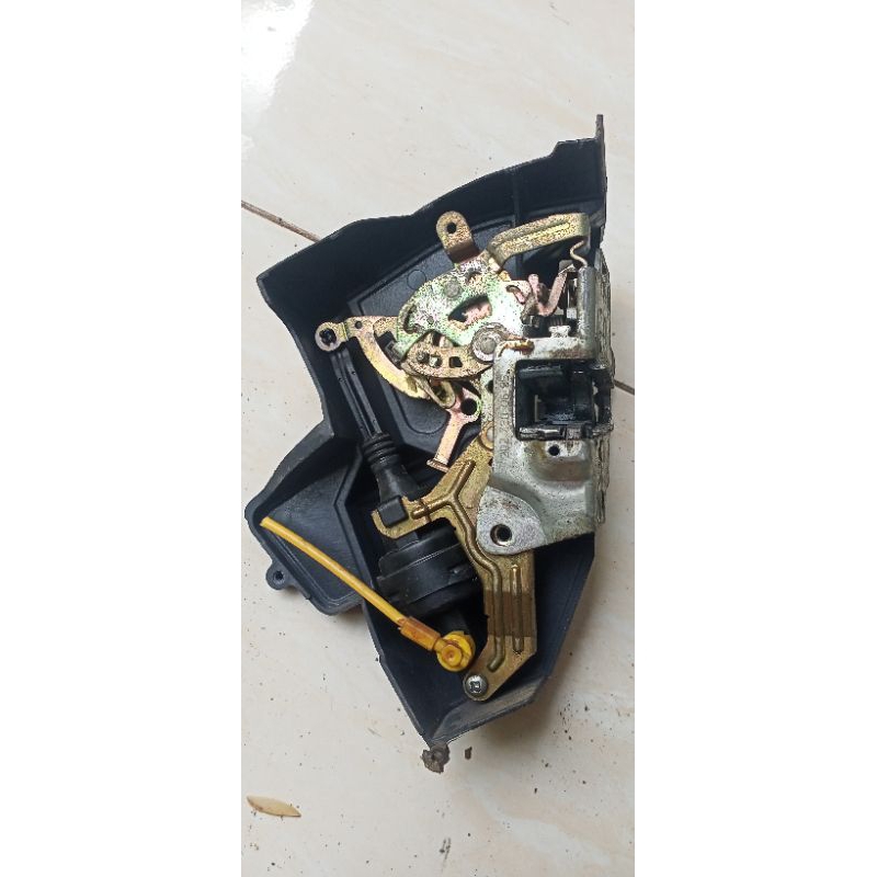 door lock mercy w202 c180 c200 belakang kanan