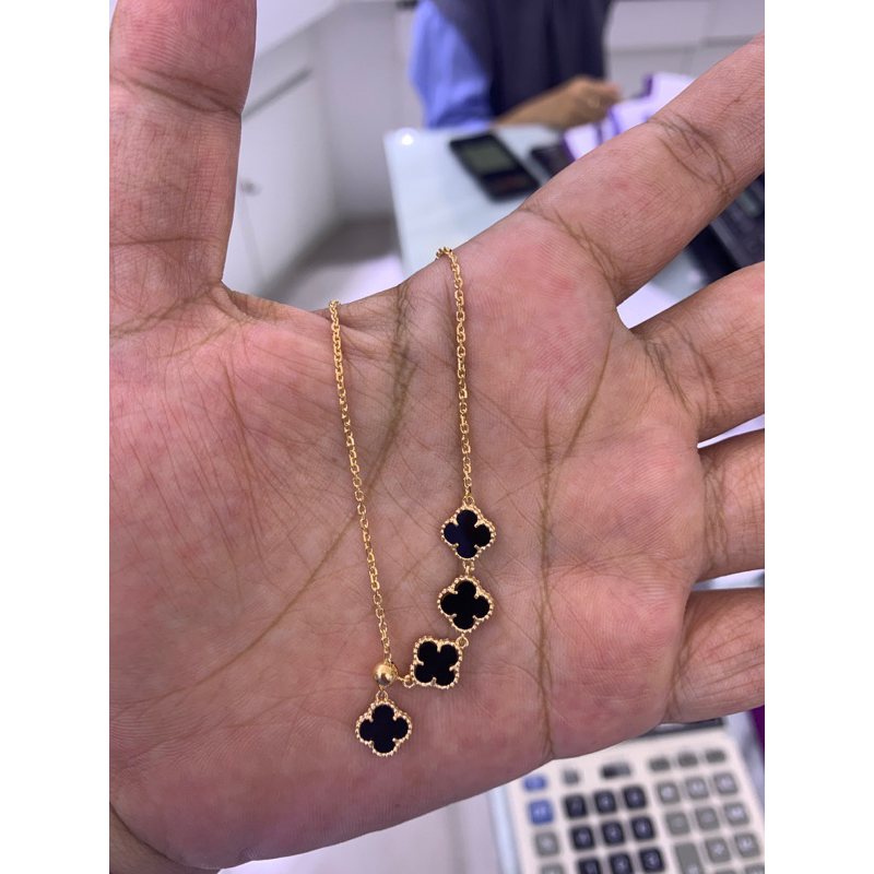 

kalung bunga hitam serut