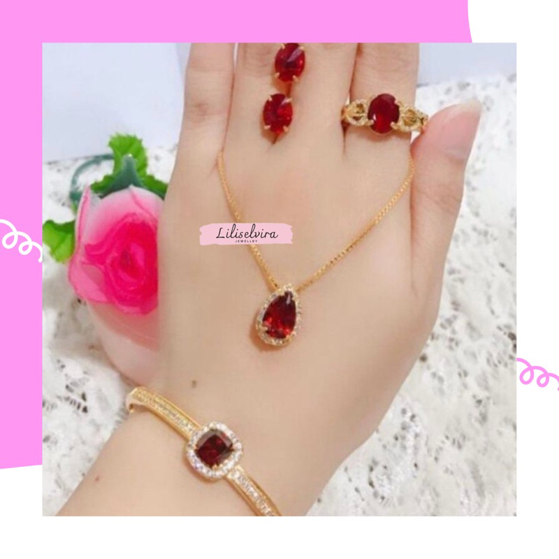 set perhiasan titanium pertama merah