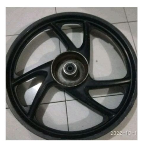 velg racing belakang Honda Revo lama.barang second original lepasan motor normal tinggal pake aj.vel
