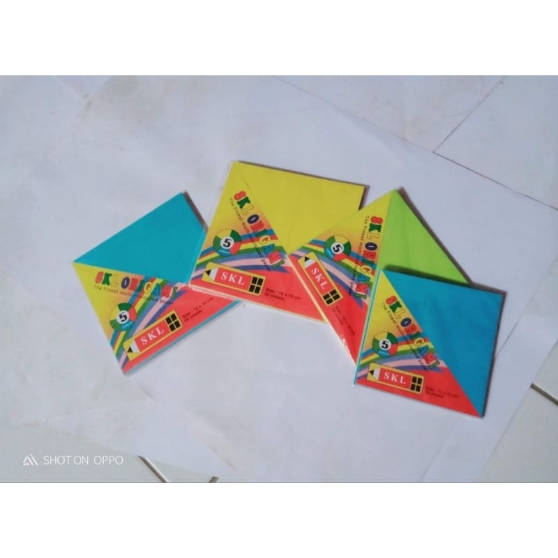 

Kertas origami SKL (1pak/50lembar)