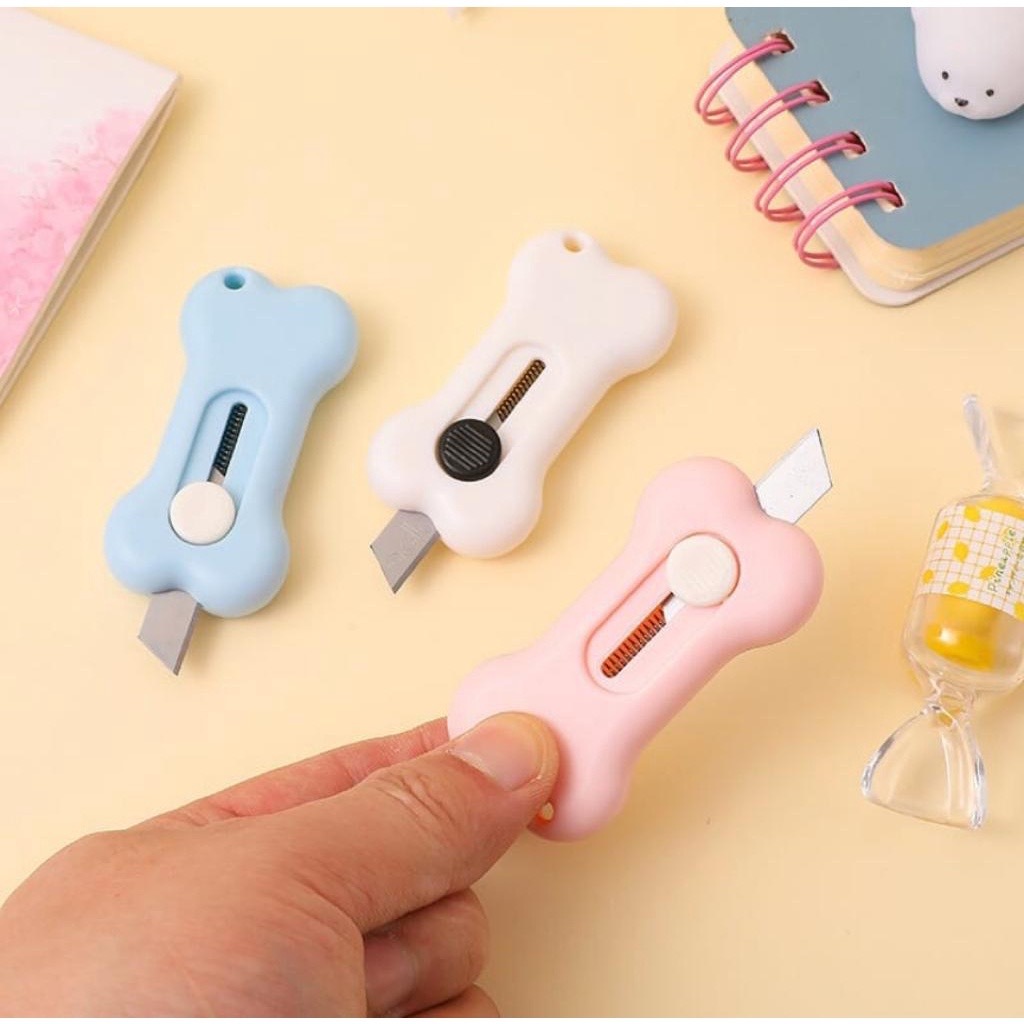 

Cutter Tulang Mini Lucu model Bone Viral Cloud Awan Karakter - Pisau Mini Cloud Awan - Silet Mini