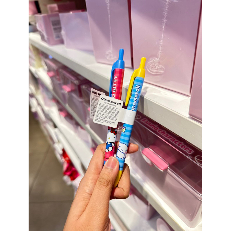 

MINISO X SANRIO HELLO KITTY RETRACTABLE BALLPOINT PEN PULPEN 0,5mm 0,7mm 6 COLORS