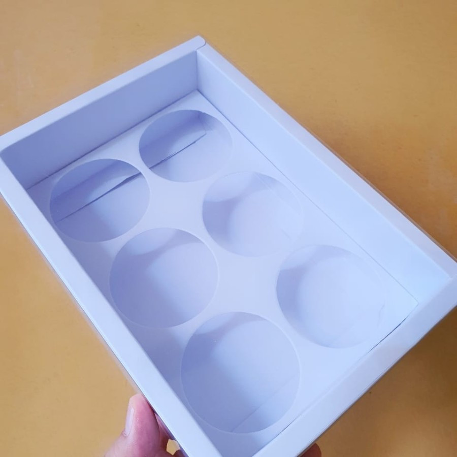 

( 5 pcs ) Box Sekat 6 Kemasan Kue Muffin Cupcake Bolu Kukus Putih Tutup Full Mika