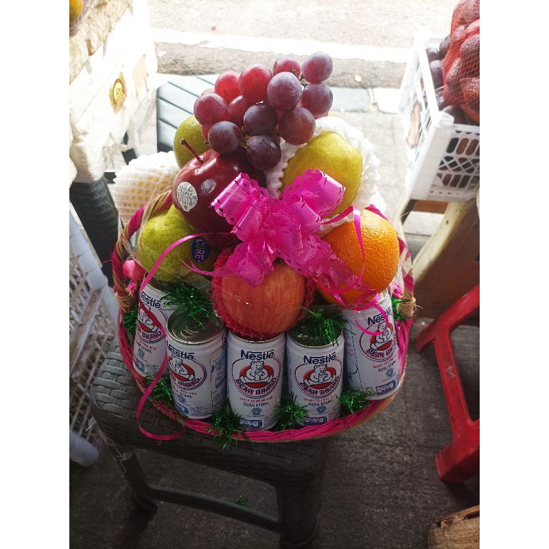 

parcel buah plus minuman vitamin susu beruang