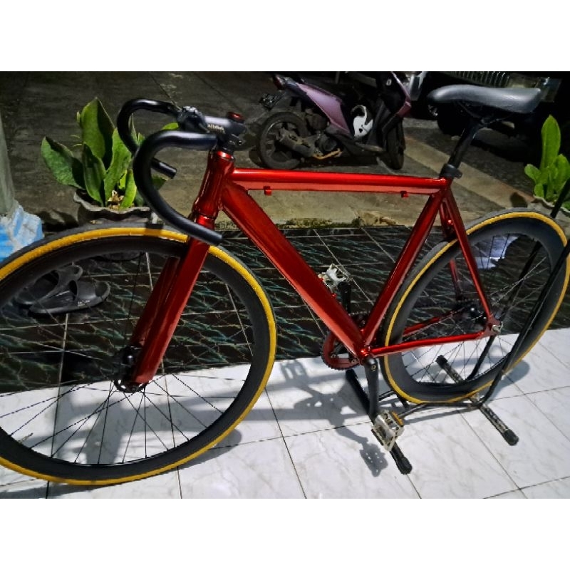 Frame united best sale soloist 77