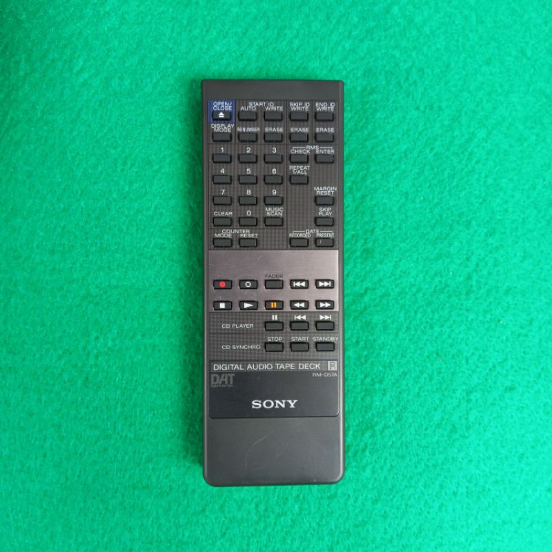 REMOTE DIGITAL AUDIO TAPE DECK SONY SERI RM-D57A ORIGINAL