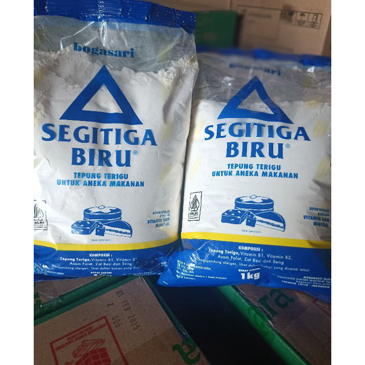 

Produk TEPUNG TERIGU SEGITIGA BIRU 1KG