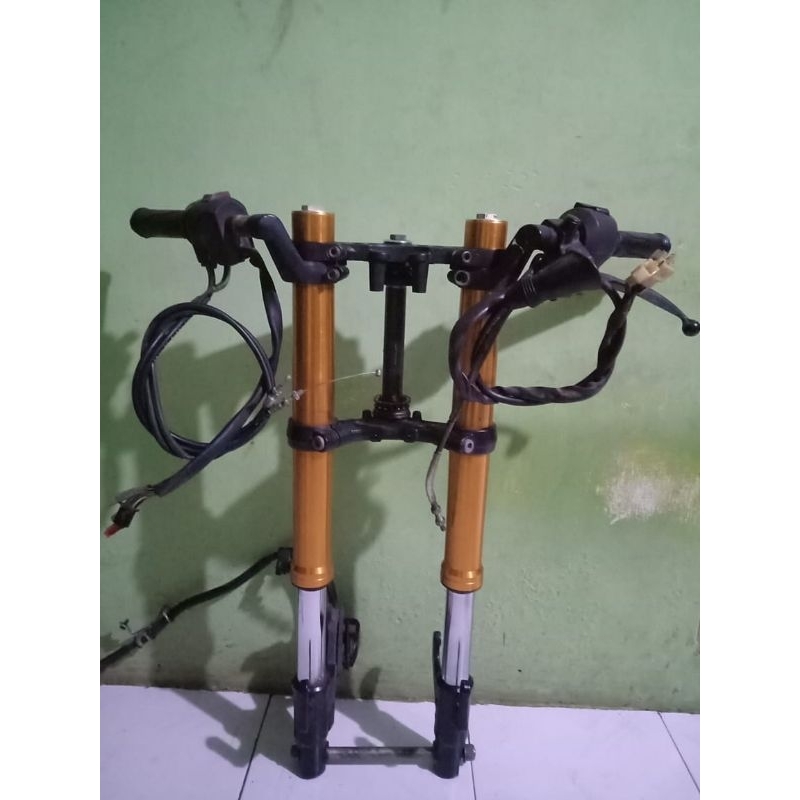 USD Upside-down Original  R15V3 VVA Fulset Warna Gold