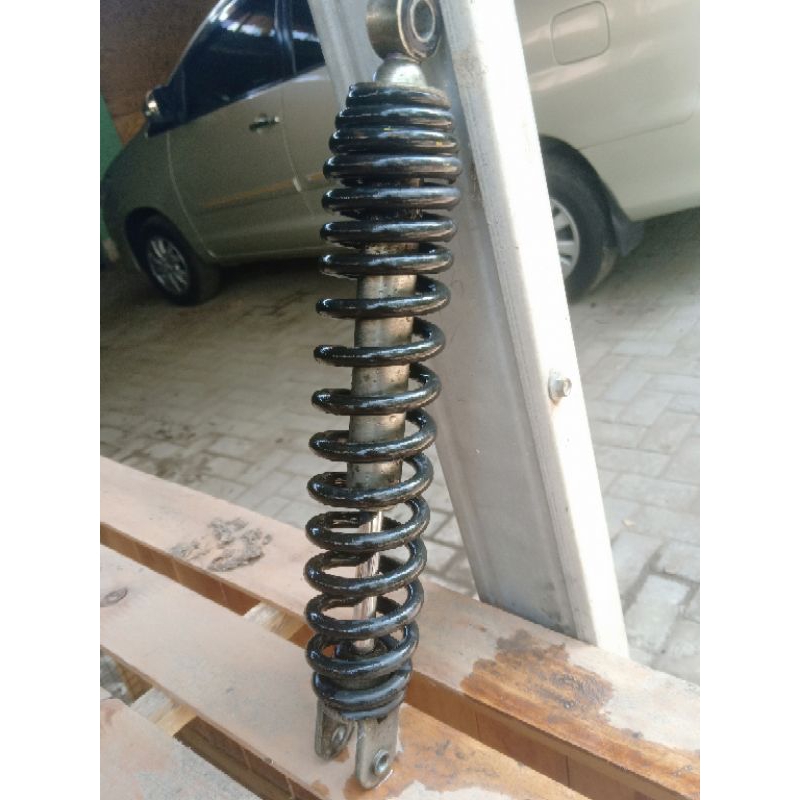 shock belakang mio j