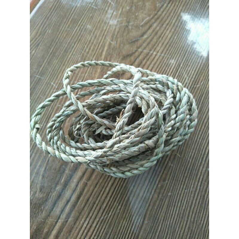 

TALI PANDAN UKURAN 3 MM TALI BAHAN KERAJINAN TALI HIASAN HAMPERS KADO