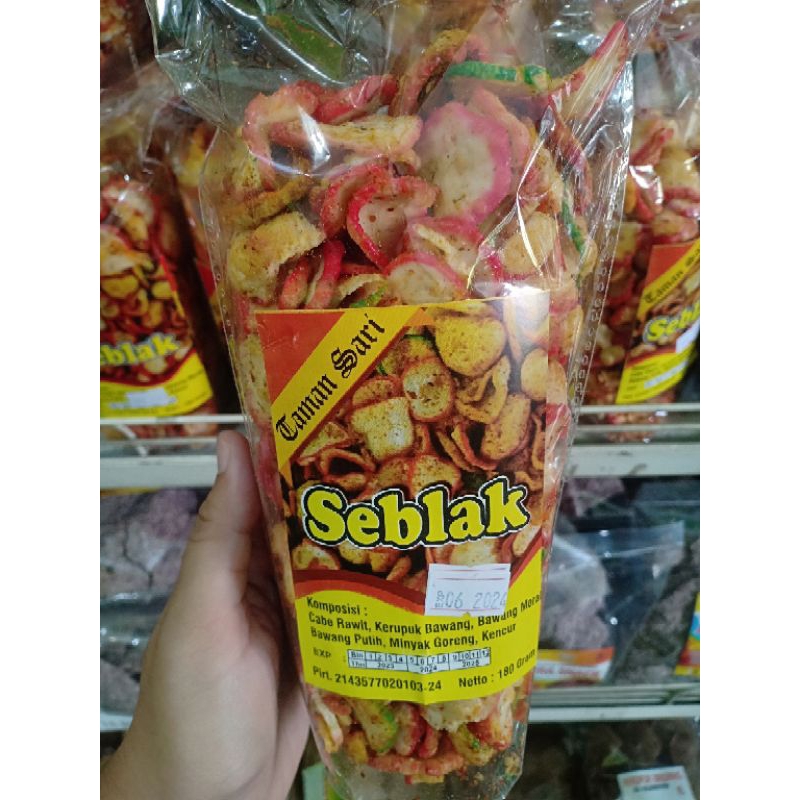 

Krupuk Seblak | Oleh-oleh Taman sari