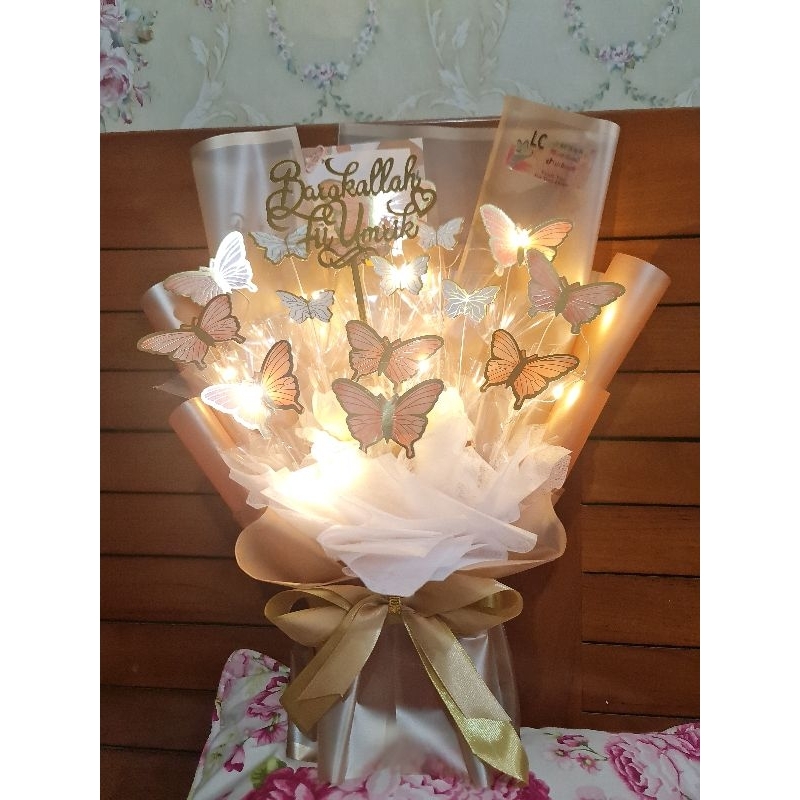 

BUKET WISUDA/ULANG TAHUN/HARI IBU/NATAL/FREE PACKING DUS & TOPER
