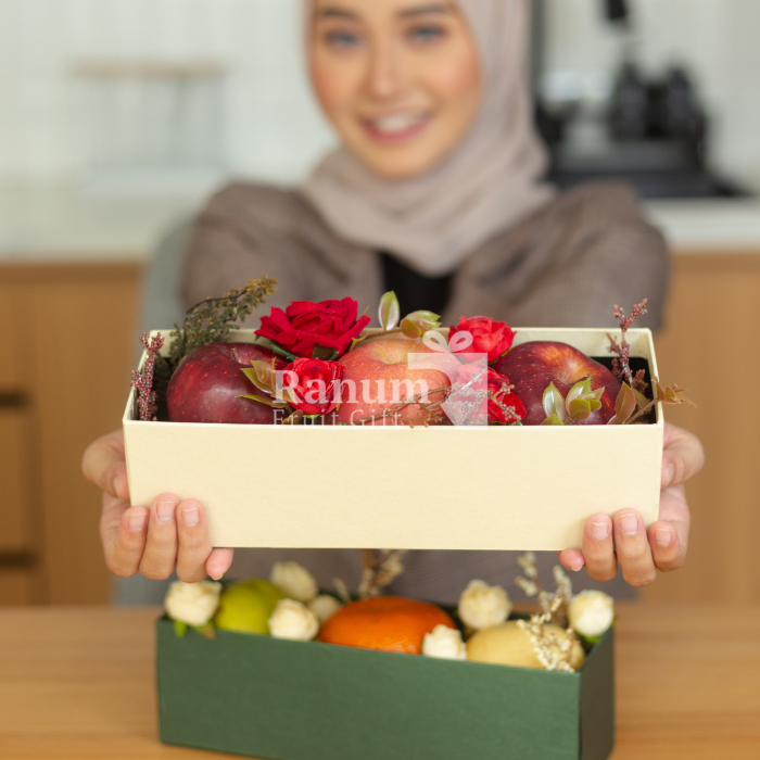

Hantaran / Hampers / Parcel Buah Fruit Box Poppy Series