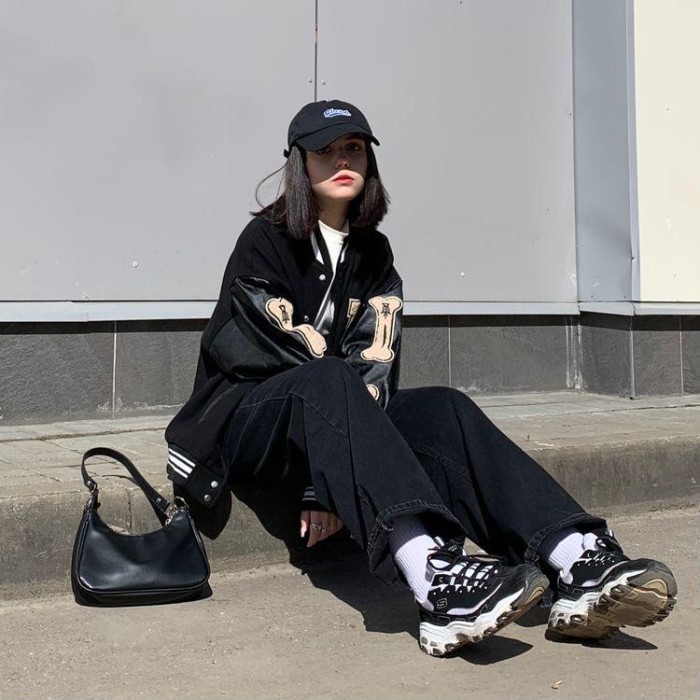 Trend Viral Jaket Varsity Baseball Wanita Pria Jacket Bomber Korean Style - Hitam, B Varsity - F2