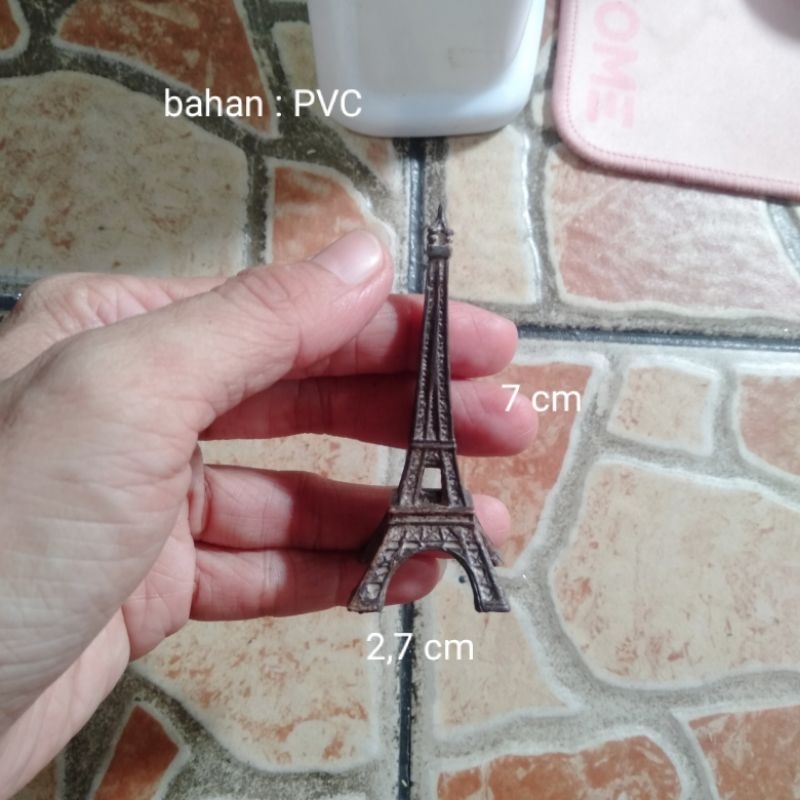 Miniatur Bangunan Menara Eiffel