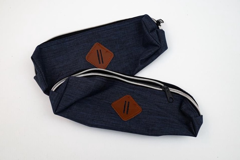 

Buruan Beli Pensil case 041 TItik