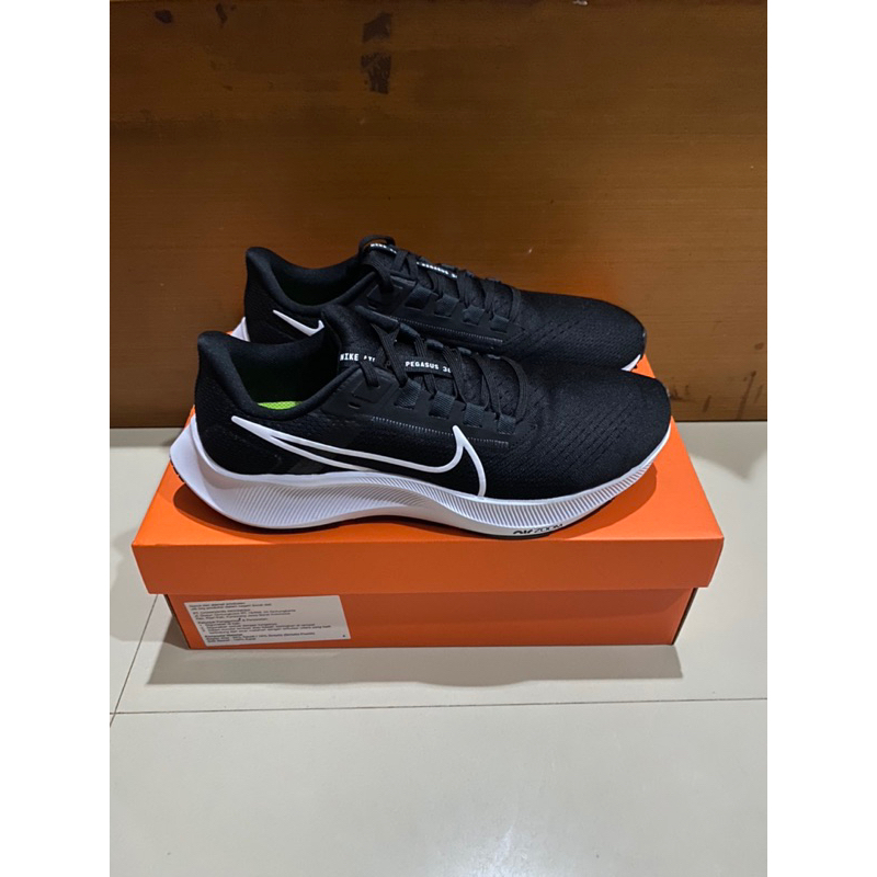 Sepatu Nike Air Zoom Pegasus 38 Black White Original Product 100% BNIB
