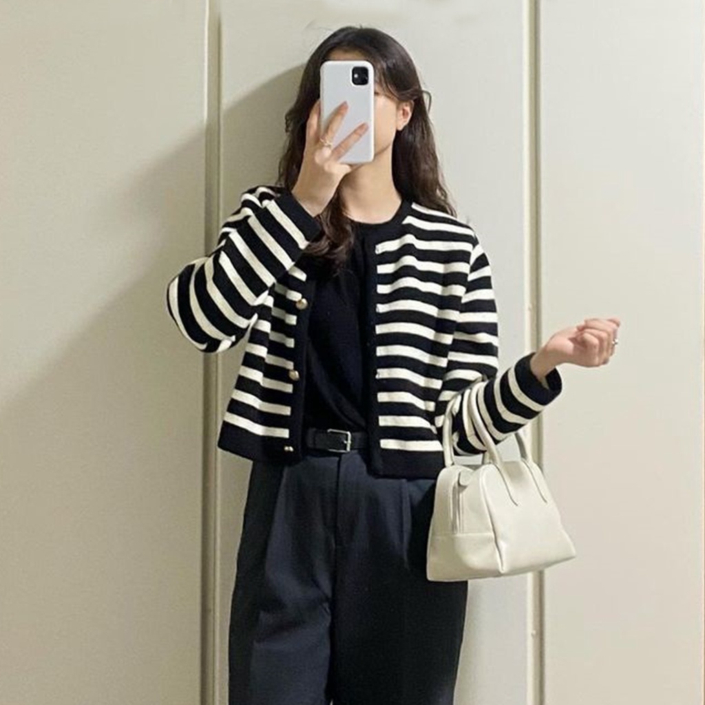 Maura Stripe Knit Cardigan Crop Rajut Wanita Kyra Cardigan Stripe Moura