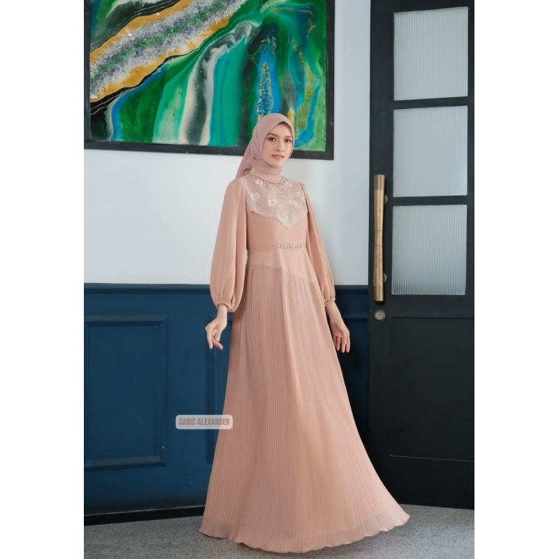 Sanic Alexander Mika dress