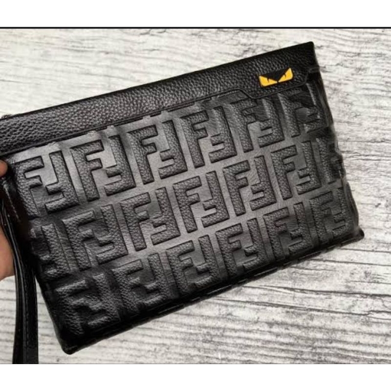 CLUTCH FENDI MATA KECIL