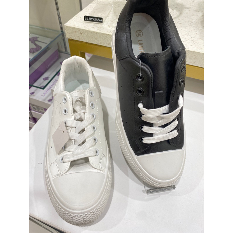 Alas kaki Sneakers Lawrensia