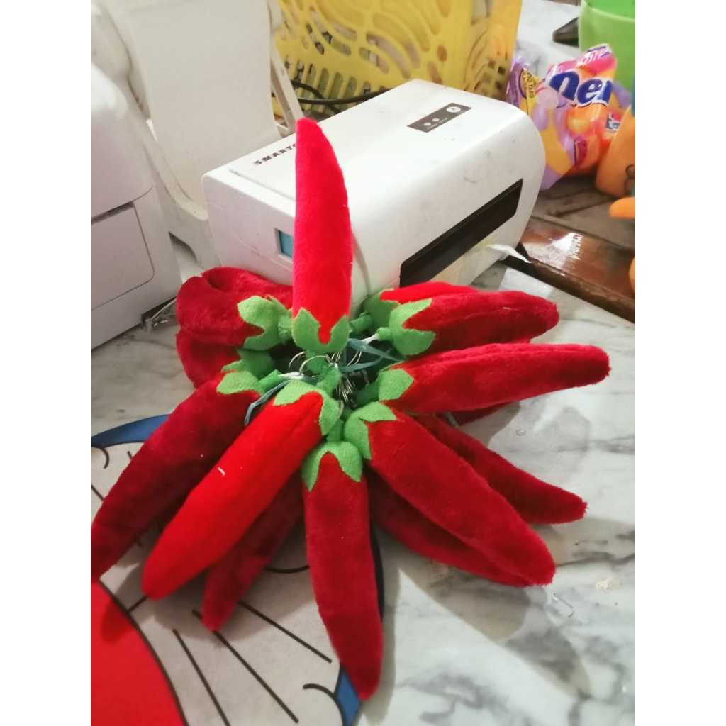 Gantungan Kunci Cabe, kodian. harga untuk 20pcs.dan Strawbery Gantungan kunci Cabe