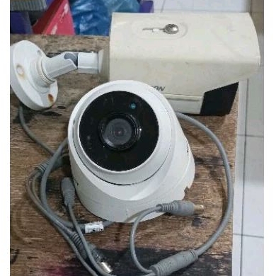 kamera cctv hikvision second 2 mp cctv bekas ds-2ce56d1t-it1