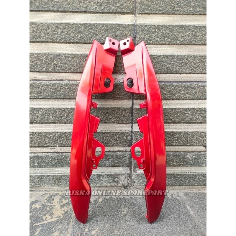 Body Behel Pegangan Jok Belakang Yamaha New Vixion R BK8 Thn 2017-2022 Merah Metalik