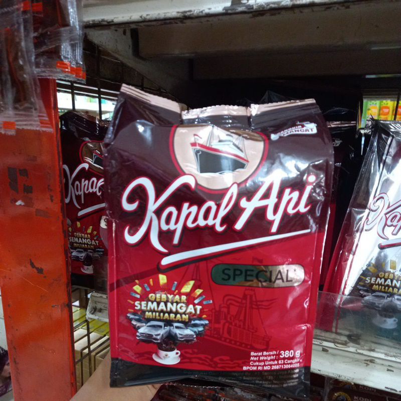 

Kopi Bubuk KAPAL API Spesial Merah 380g