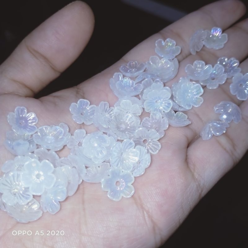 Mote Kelopak Bunga Aksesoris Kebaya Cantik