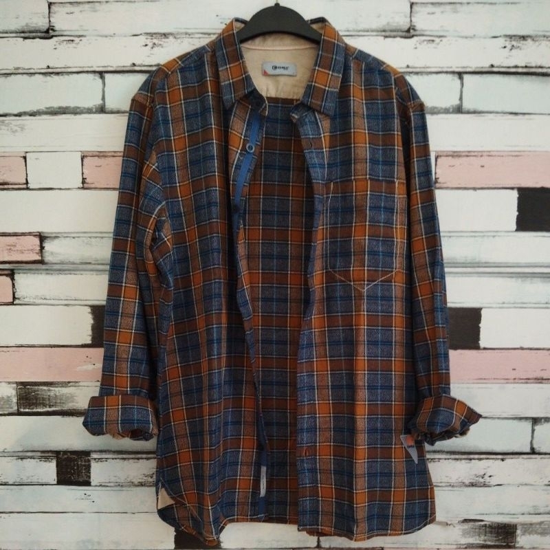 Kemeja Flanel Emba