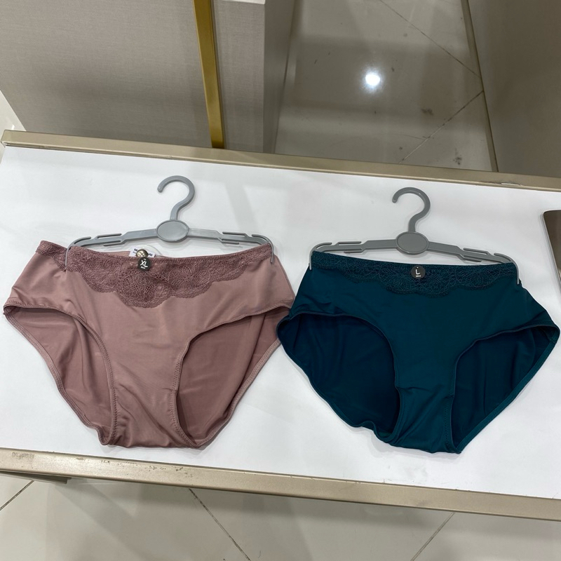 celana dalam wanita St.Yves