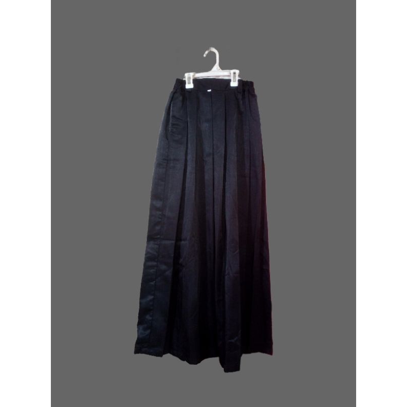 Rok sekolah cardinal hitam