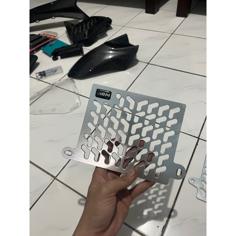 Cover Radiator Arm Aerox