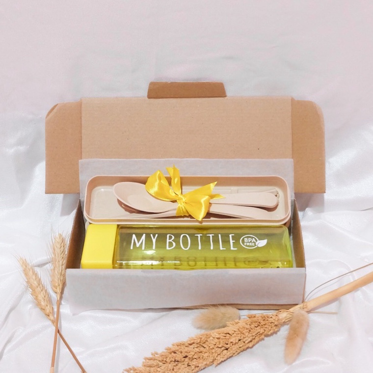 

DISKON!!!!!!!✅ Hampers Gift Box Mini | Alat Makan Set | Souvenir | Botol Kaca | Gift Box | Kado Ulang Tahun Wisuda Pernikahan