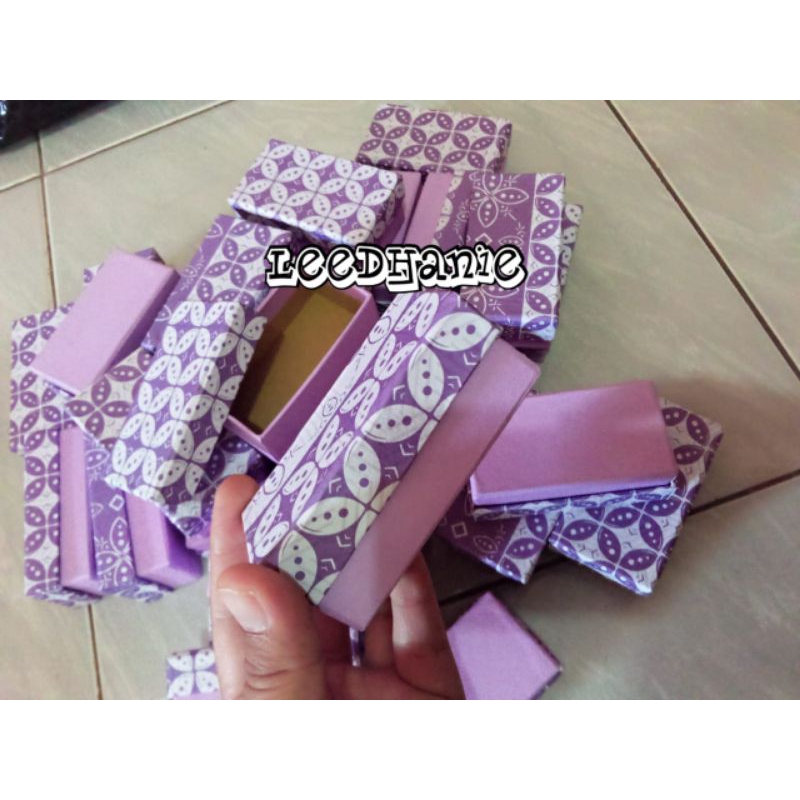 

Box / Kotak kado 9x4x3 cm Request Warna, Minimal pembelian 12pcs