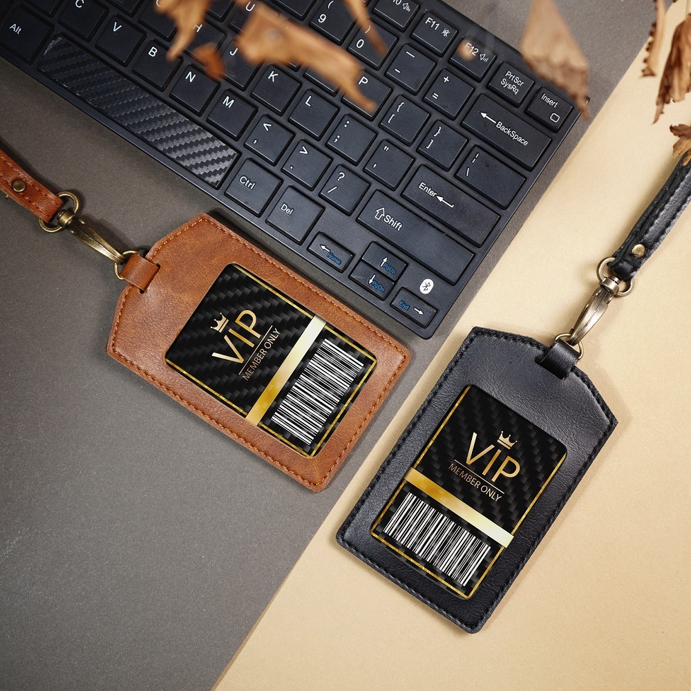 

Name Tag Kulit PU Leather Premium D Card Holder Patuk Terbaru Bisa di Kalungin Bisa di Kaitkan