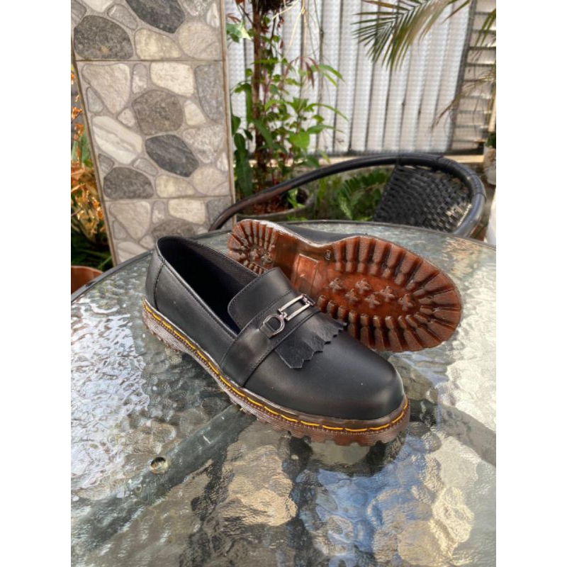 sepatu docmart wanita kulit