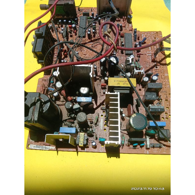 MESIN TV TABUNG LG PEAR BLACK 21 INCH SLIM KONDISI HANYA STANDBY LENGKAP