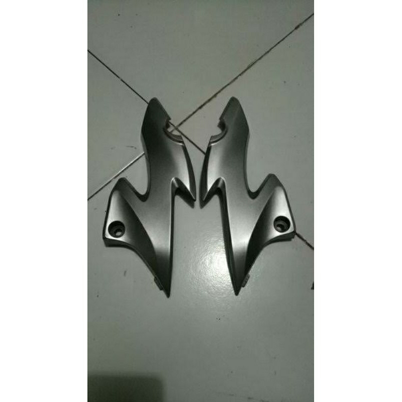Kupingan Lampu depan CB150R old