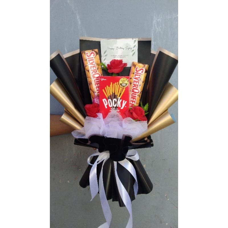 

Buket Coklat Silverqueen untuk hadiah/kado/surprise