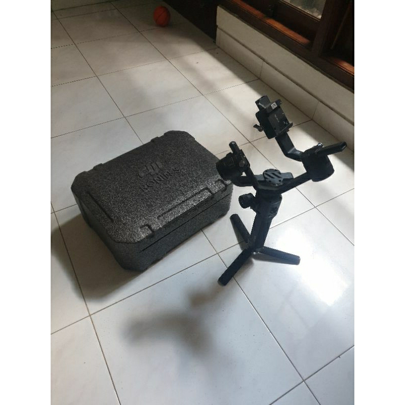 Stabilizer/Gimbal Kamera DJI RONIN S (Bekas, Kondisi 90%)