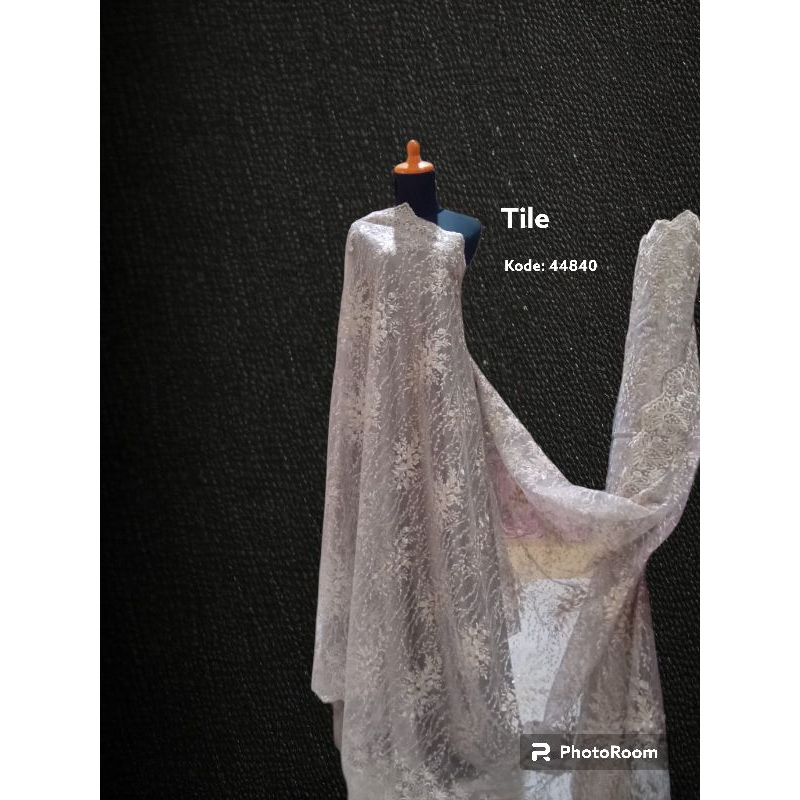Tile Tule kode : 44840 harga per 0,5 m