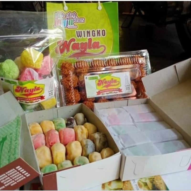 

Oleh2 Khas Jogja [PAKET OLEH-OLEH BAKPIA JOGJA]