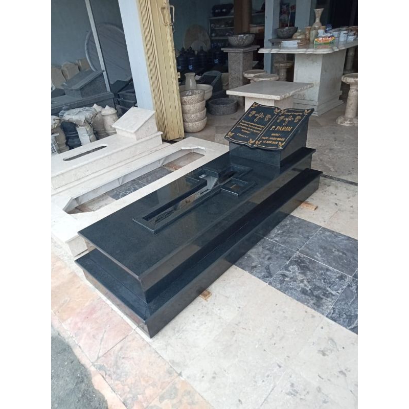 KIJING MAKAM GRANIT MODEL KRISTEN