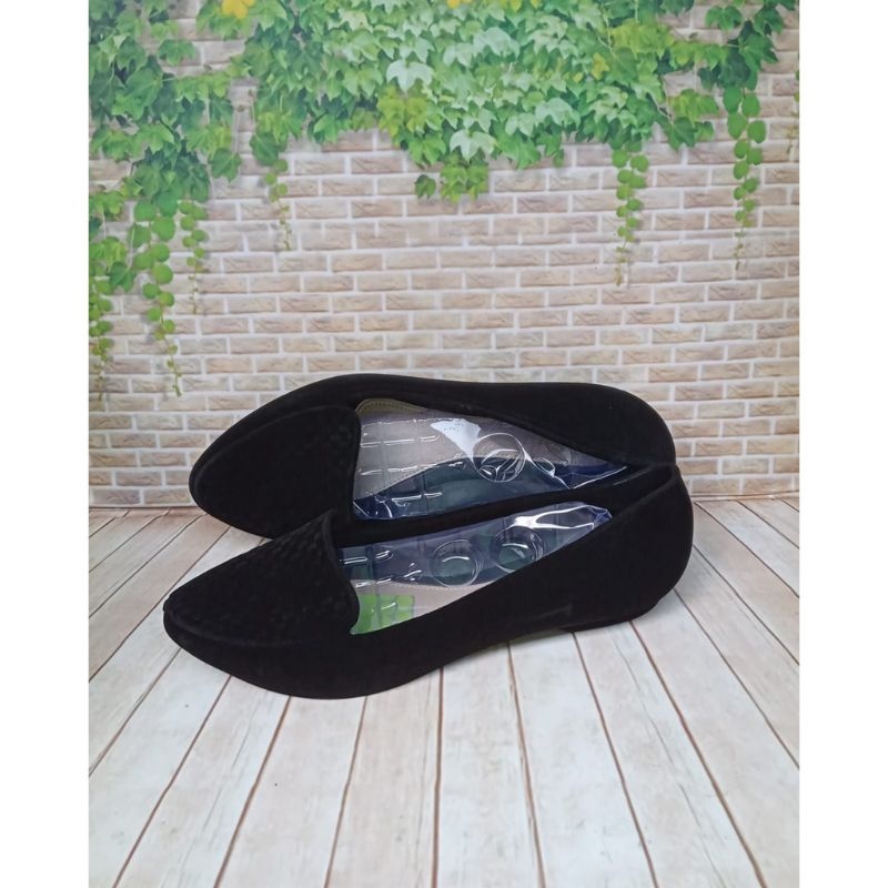 » WGB BATA Sepatu Wanita CRYSTAL karet (hitam/maroon) Y0 ❤️